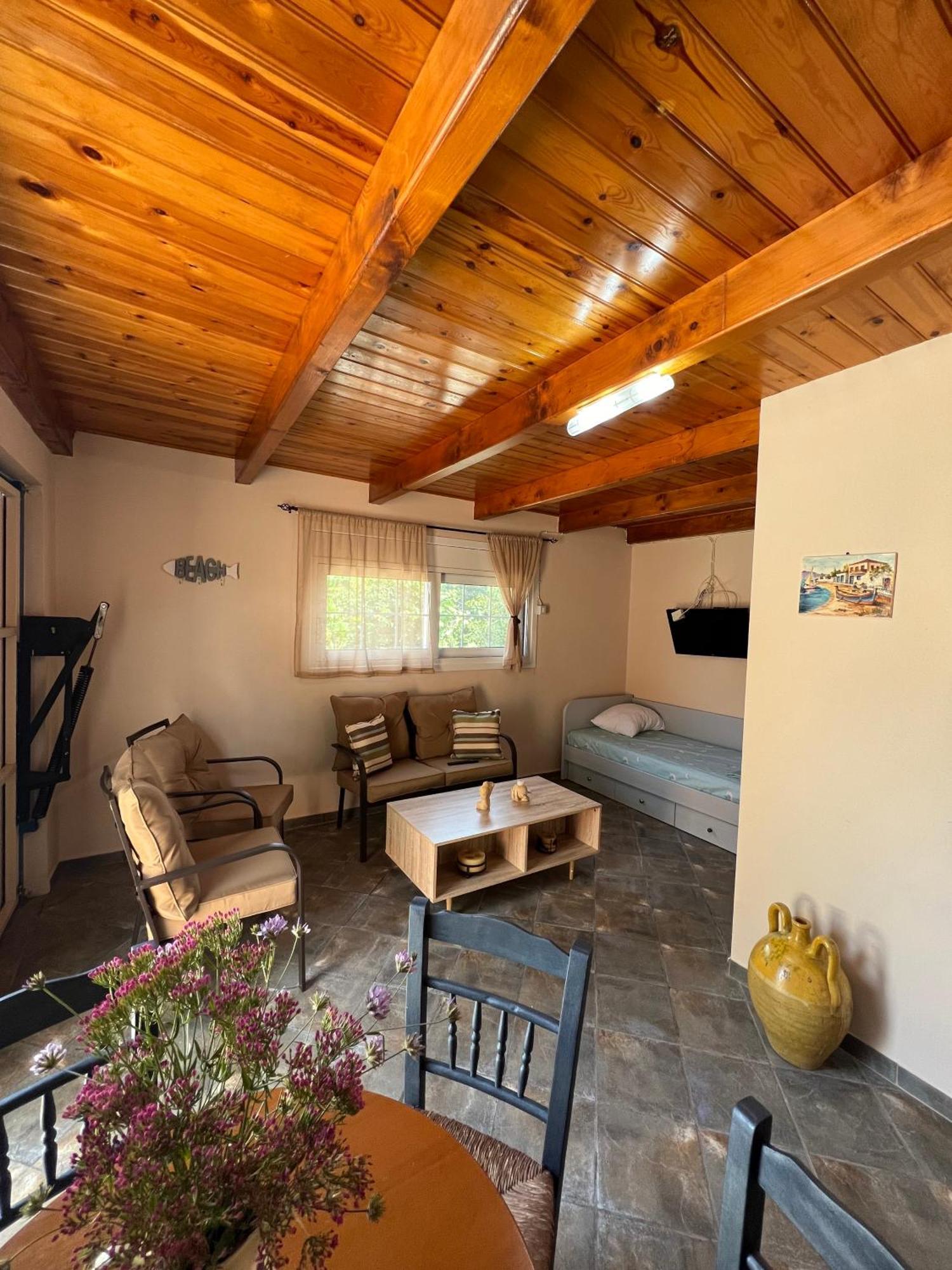 Nisaki Mathraki B&B Værelse billede